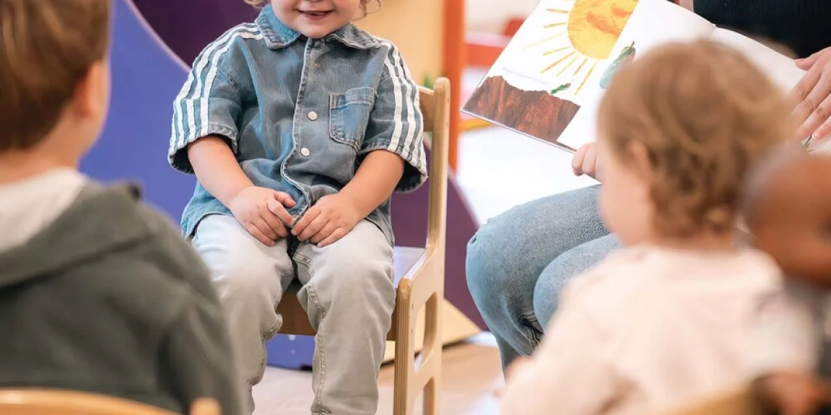 Kinderen lezen in de kring