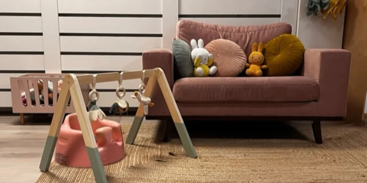 Bank met nijntje knuffel